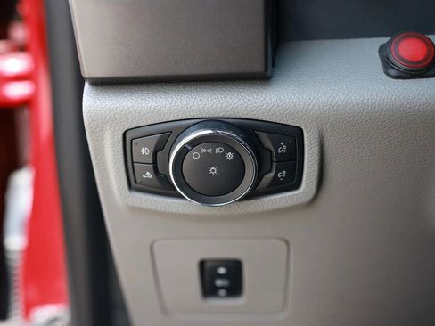 Used 2017 Ford F150 XLT w/ Equipment Group 302A Luxury AWD/4WD image 14