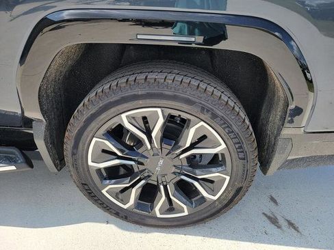 New 2025 GMC Sierra EV Denali image 10