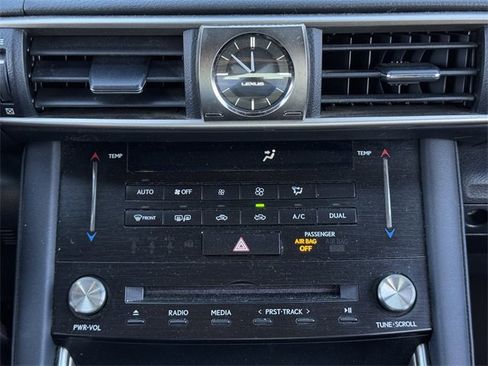 Used 2017 Lexus IS 200t image 18