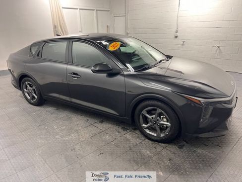 Used 2025 Kia K4 FWD image 3