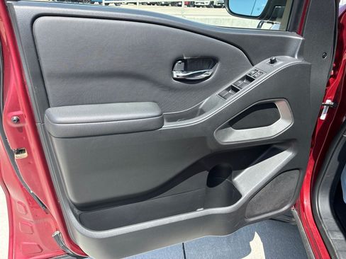 Used 2022 Nissan Frontier SV AWD/4WD image 15