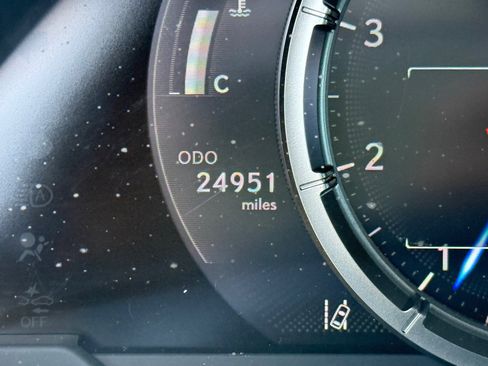 Used 2019 Lexus UX 200 image 17