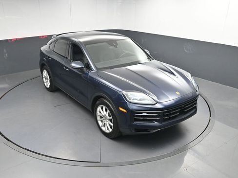 Certified 2024 Porsche Cayenne Coupe AWD/4WD image 40