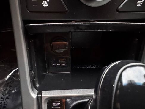 Used 2015 Hyundai Elantra Limited image 21