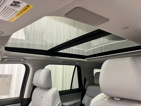 New 2025 Ford Expedition Platinum w/ Platinum Ultimate Package image 5