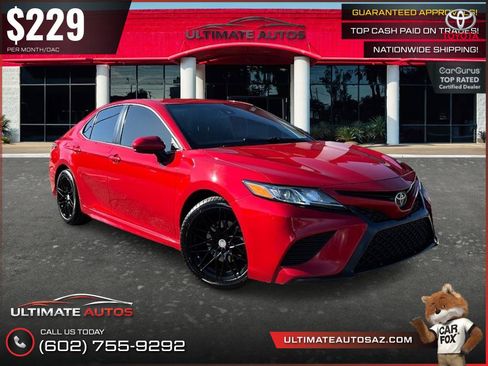 Used 2019 Toyota Camry SE w/ Carpet Mat Package FWD image 1
