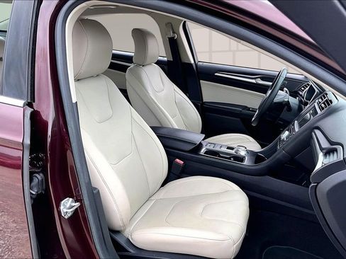 Used 2017 Ford Fusion Energi Titanium image 28