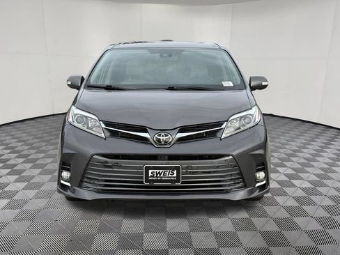 Used 2020 Toyota Sienna Limited FWD image 3