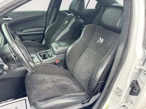 Used 2019 Dodge Charger Scat Pack w/ Plus Group RWD image 13