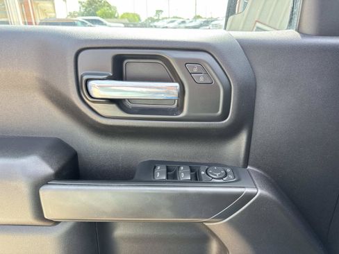 Used 2023 Chevrolet Silverado 1500 Custom AWD/4WD image 19