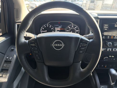 Used 2025 Nissan Frontier SV w/ SV Convenience Package RWD image 18
