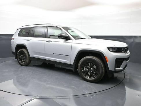 New 2026 Jeep Grand Cherokee L 4WD image 31