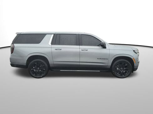 New 2025 Chevrolet Suburban Premier image 7