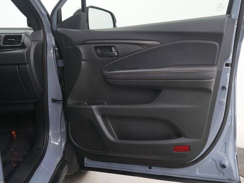 Used 2025 Honda Ridgeline TrailSport+ image 9