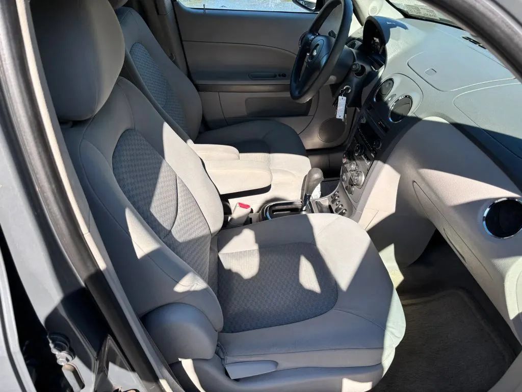 Used 2008 Chevrolet HHR LT FWD image 16