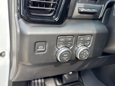 New 2026 GMC Sierra 1500 AT4X w/ LPO, Black Badging Package AWD/4WD image 23