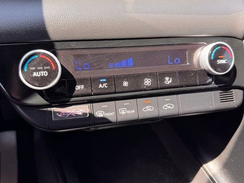 Used 2023 Hyundai Elantra SEL FWD image 18