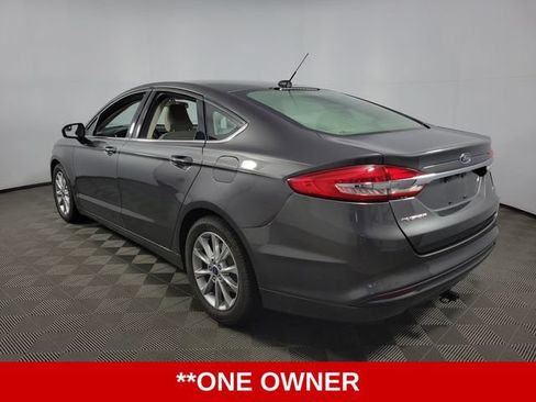 Used 2017 Ford Fusion SE FWD image 6