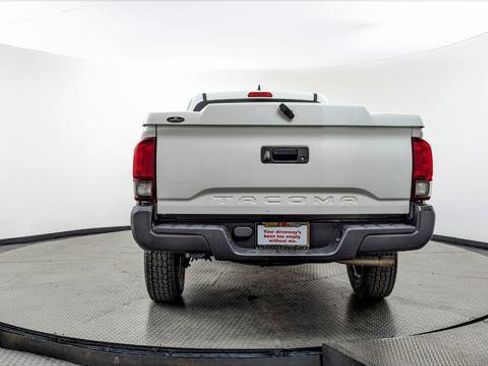 Used 2019 Toyota Tacoma SR image 7