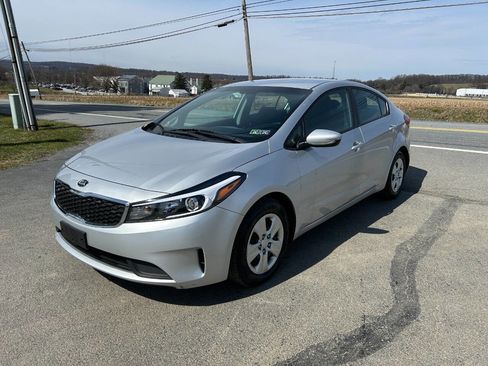 Used 2018 Kia Forte LX w/ LX Popular Package image 6