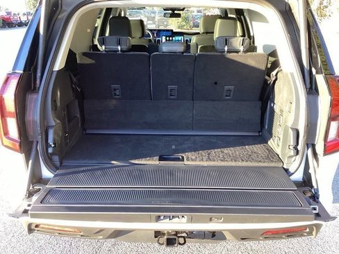 New 2025 Ford Expedition Active image 10