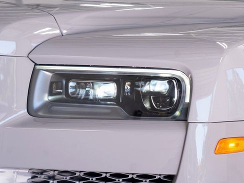 Used 2022 Rolls-Royce Cullinan image 13