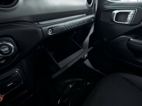 Used 2023 Jeep Wrangler Sport image 58