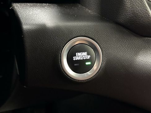 Used 2024 GMC Terrain SLT AWD/4WD image 16