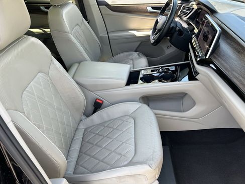 Used 2024 Volkswagen Atlas SEL Premium R-Line AWD/4WD image 10