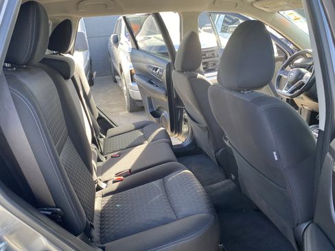 Used 2020 Nissan Rogue SV w/ Premium Package image 18