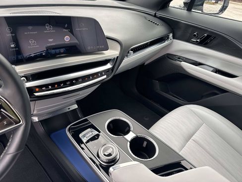 Used 2024 Cadillac Lyriq Luxury RWD image 12