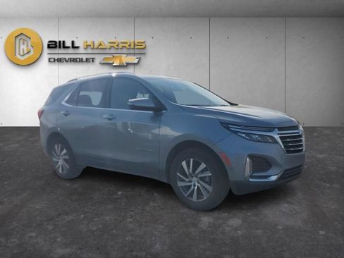 Used 2023 Chevrolet Equinox Premier image 3