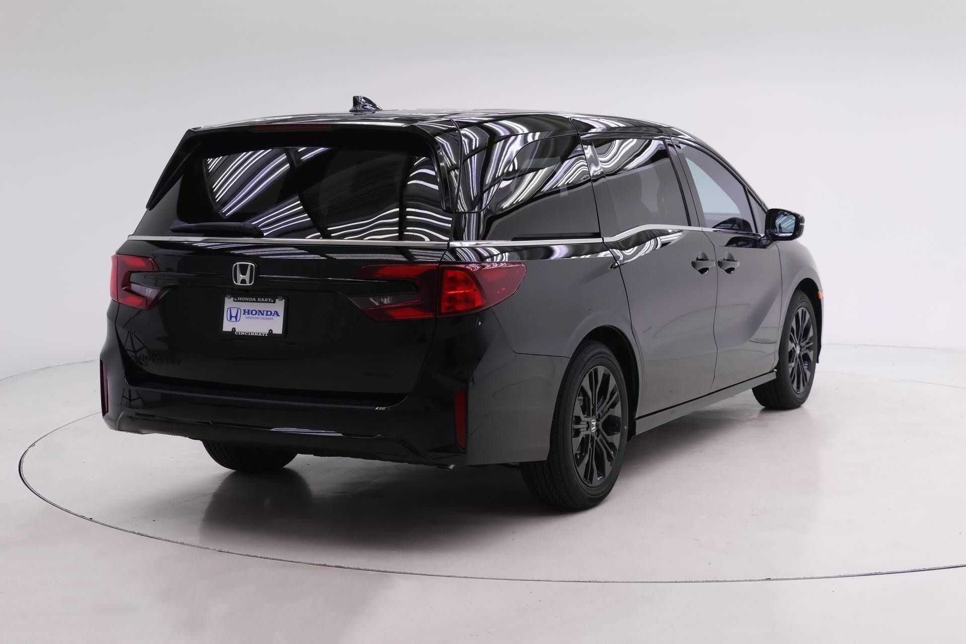 Used 2026 Honda Odyssey Sport-L image 2