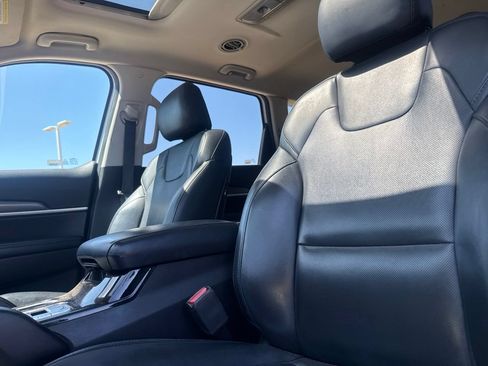 Used 2020 Kia Telluride S w/ S 8 Passenger Seating Package FWD image 41