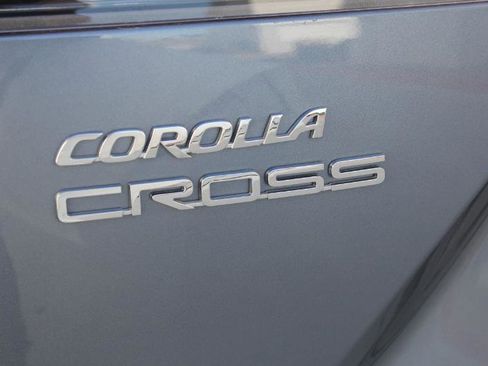 Used 2024 Toyota Corolla Cross XLE w/ Convenience Package image 24