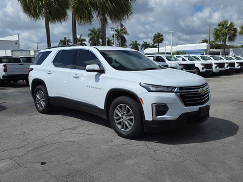 Used 2023 Chevrolet Traverse LT image 10