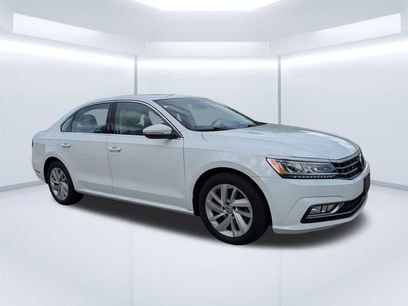 Used 2018 Volkswagen Passat 2.0T SE w/ SE Lighting Package