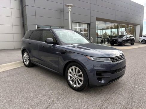 Used 2024 Land Rover Range Rover Sport SE image 3