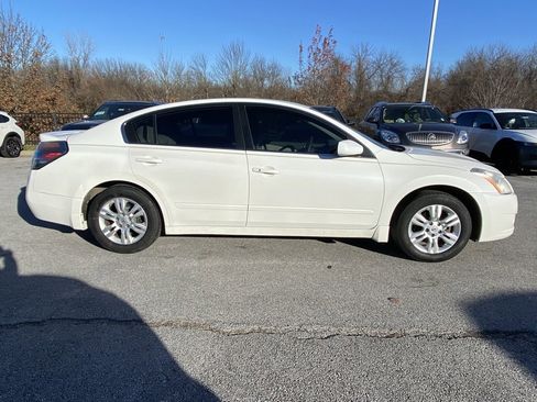 Used 2011 Nissan Altima 2.5 S w/ Special Edition Pkg image 8