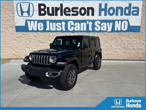 Used 2026 Jeep Wrangler Unlimited Sahara AWD/4WD image 1