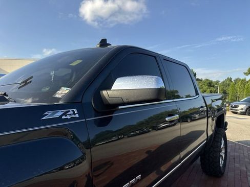 Used 2018 GMC Sierra 1500 SLT AWD/4WD image 5