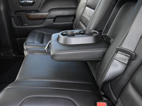 Used 2019 GMC Sierra 2500 Denali w/ Duramax Plus Package AWD/4WD image 12