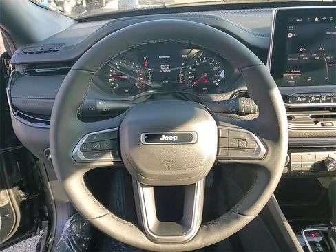 New 2026 Jeep Compass Latitude image 11