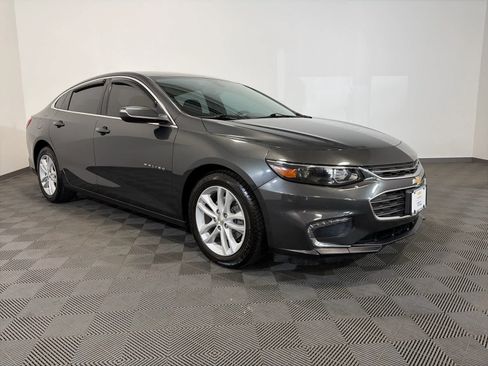 Used 2018 Chevrolet Malibu LT FWD image 1