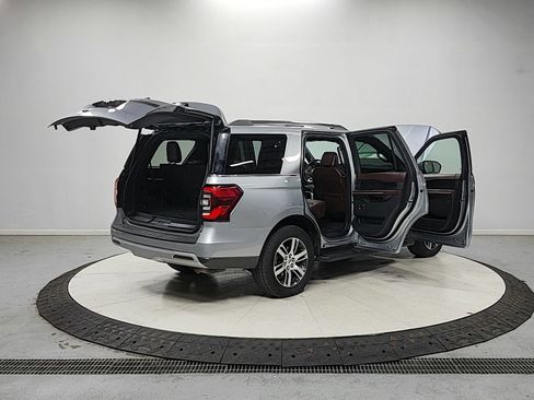Used 2024 Ford Expedition Limited RWD image 16