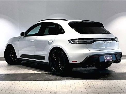 New 2026 Porsche Macan GTS image 3