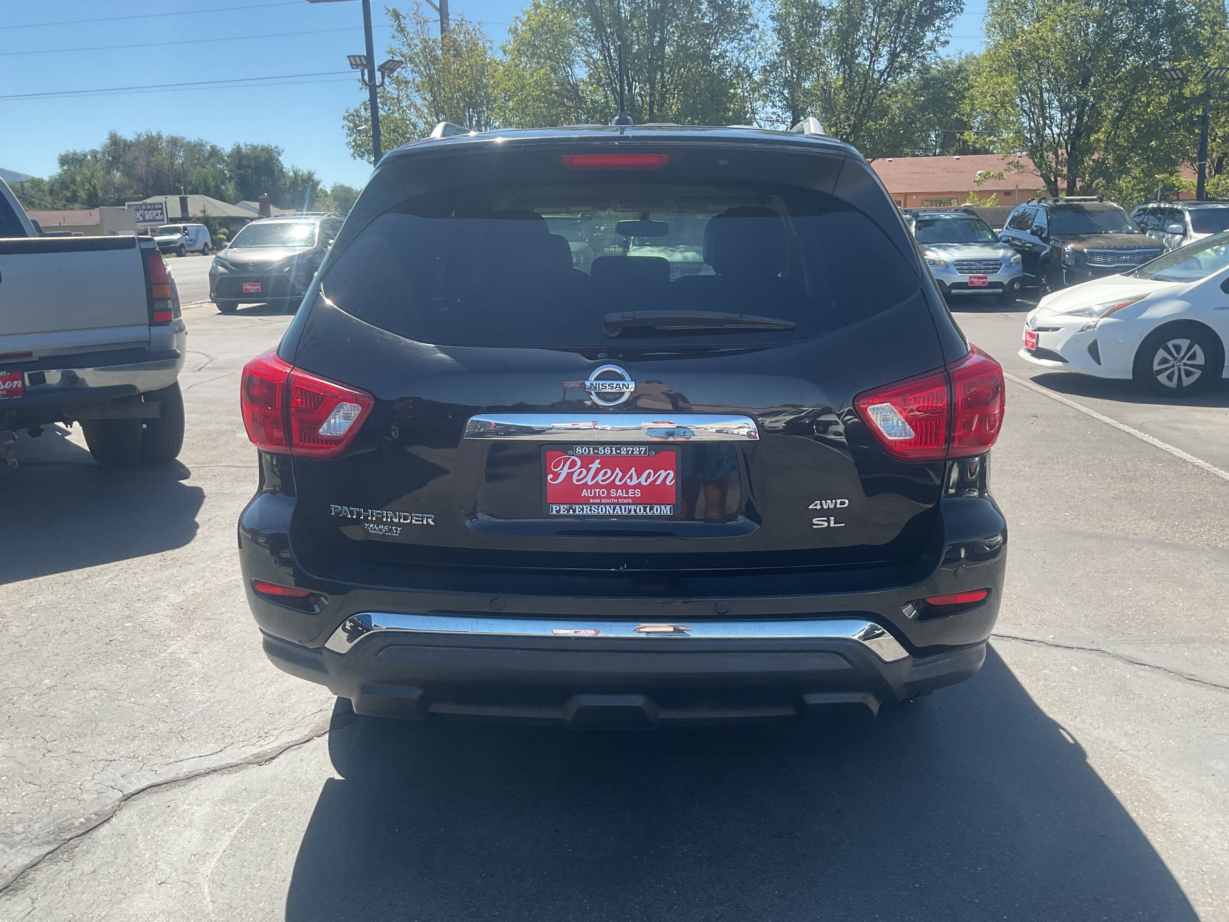 Used 2017 Nissan Pathfinder SL AWD/4WD image 8