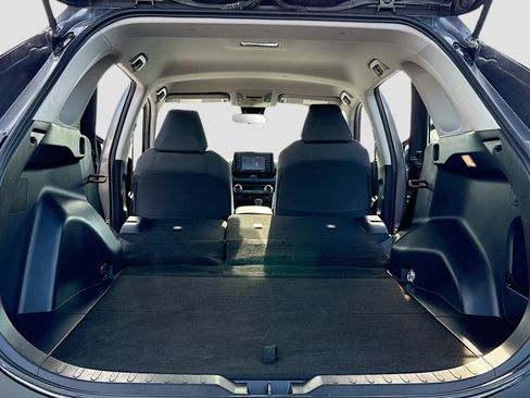 Used 2021 Toyota RAV4 XLE image 7