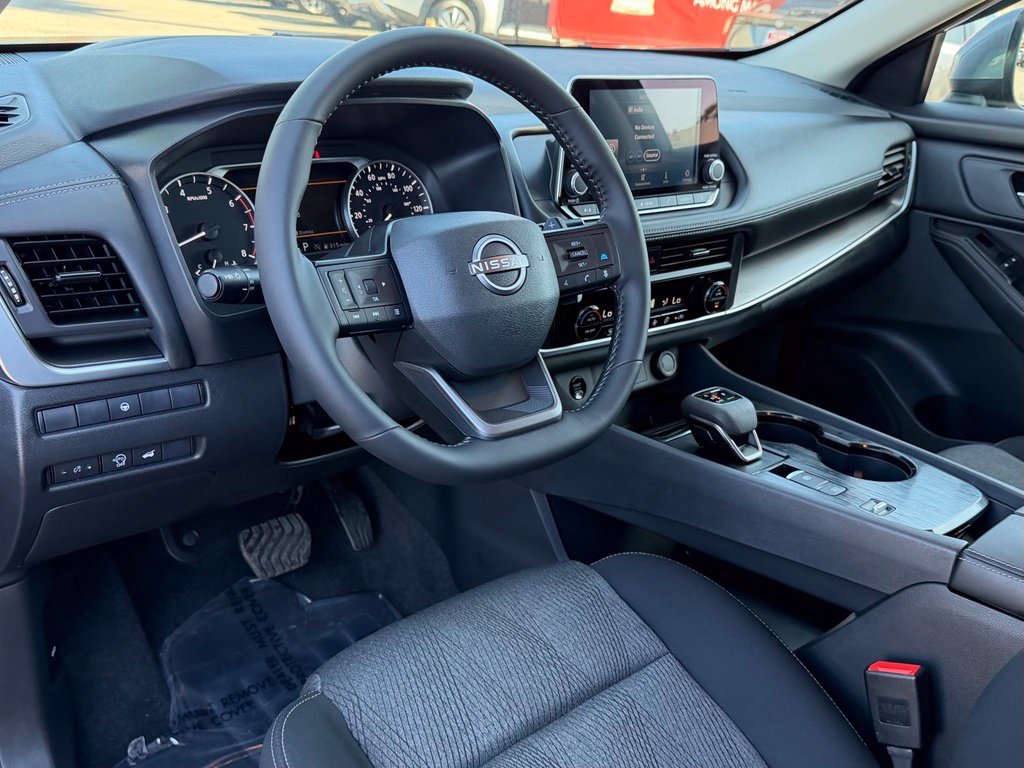 Certified 2026 Nissan Rogue SV FWD image 19