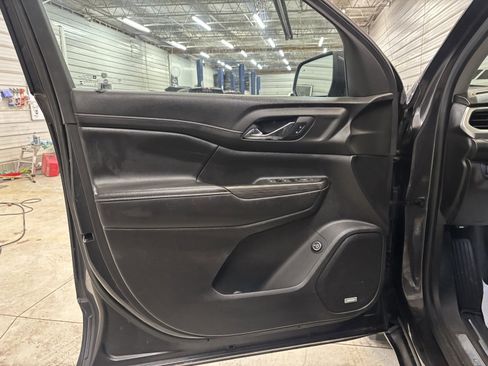 Used 2019 GMC Acadia SLT image 7